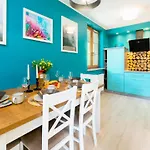شقة Wonder - Polozone Blisko Deptaka, Licznych Restauracji I Sklepow كارباش
